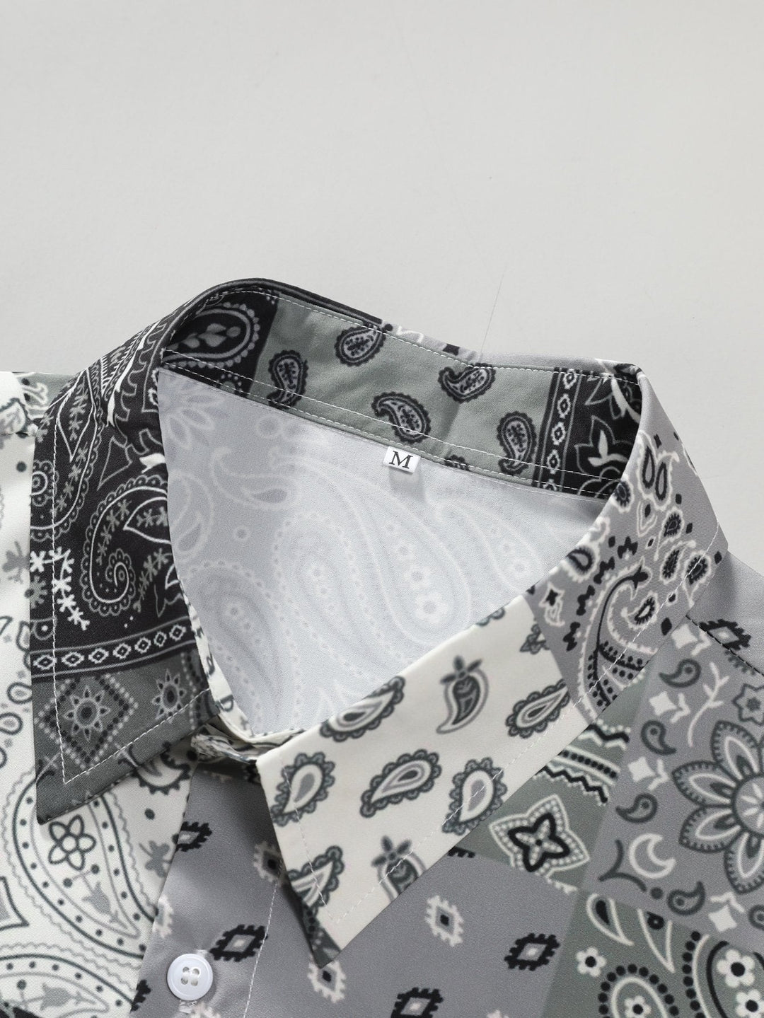 Hemd mit Paisleymuster und Knopfleiste